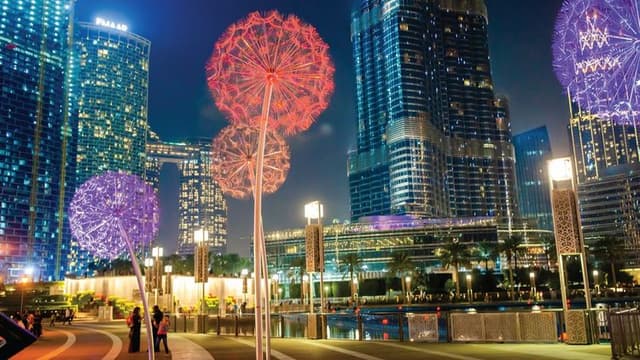 famous-sight-in-dubai-united-arab-emirates.jpg